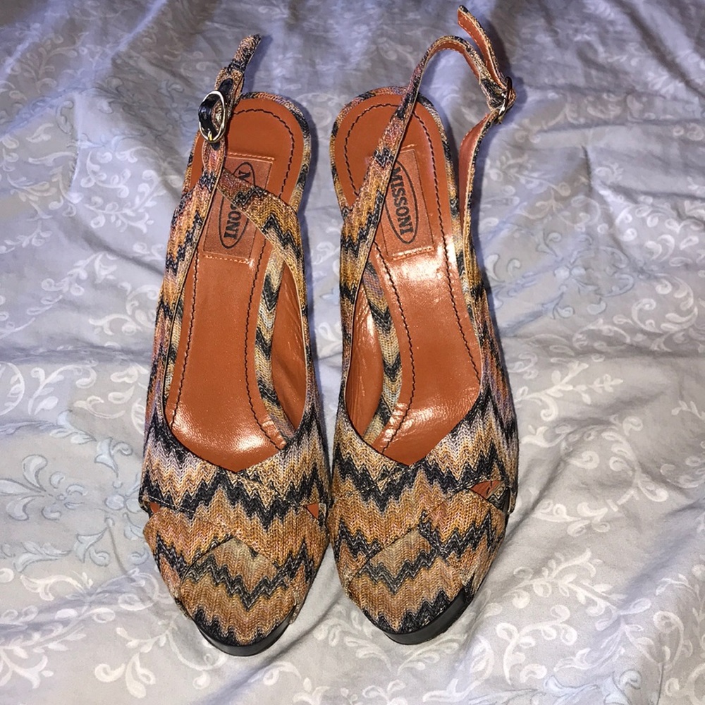 VGUC Authentic Missoni Chevron Platform Pumps